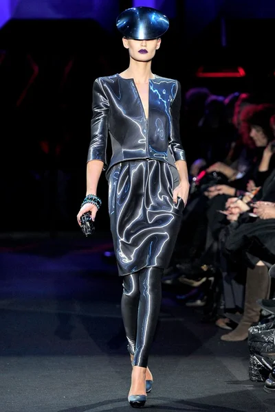 Look 1